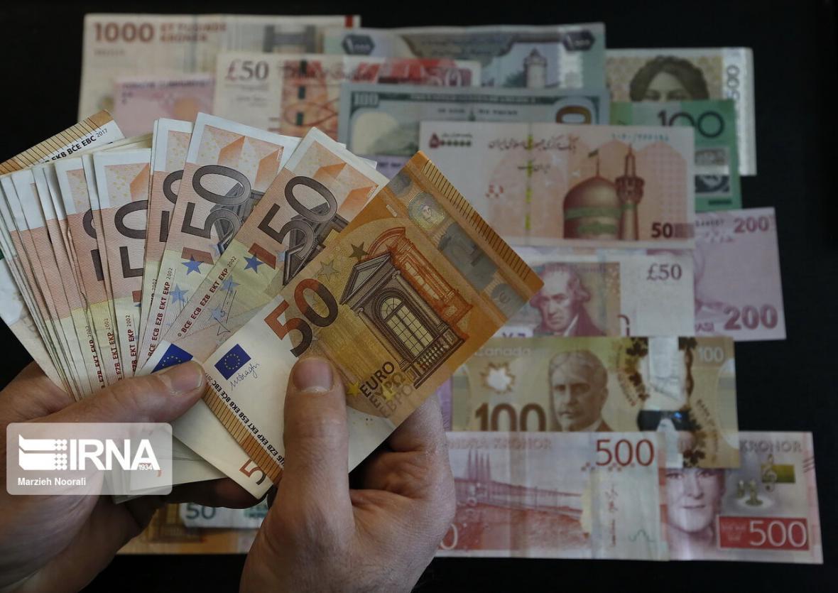 خبرنگاران کاهش نرخ رسمی یورو و افزایش پوند