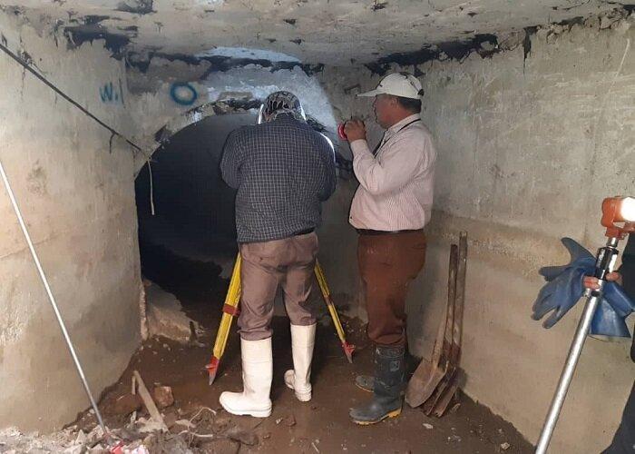 جمع آوری روزانه 10تن رسوبات از کانالهای منطقه17 جمع آوری روزانه 10تن رسوبات از کانالهای منطقه17